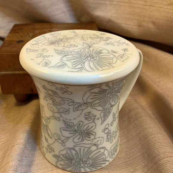 Teavana 3-piece tea set w/gorgeous flower design - Picture 10 of 11